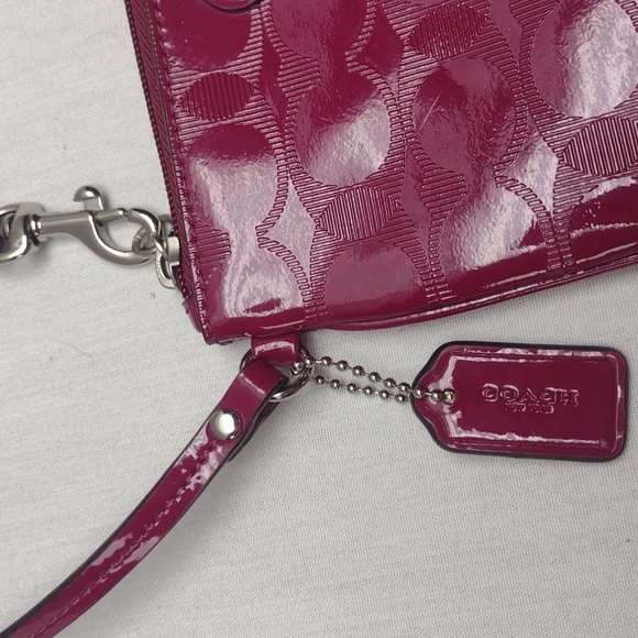 Coach wristlet - Picture 3 of 4